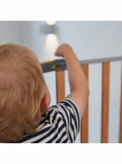 Möbel Hauck Tür-und Treppenschutzgitter Wood Lock Safety Gate, 75 - 81cm, Silber Günstig Kaufen -Hauck shop hauck tur und treppenschutzgitter wood lock safety gate 75 81cm silber 5